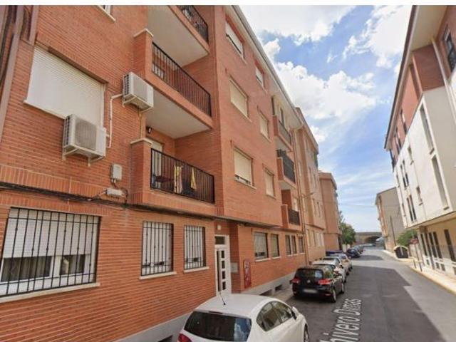 SE VENDE piso + 3 trasteros + parking ALQUILADOS en Tarancón Cuenca