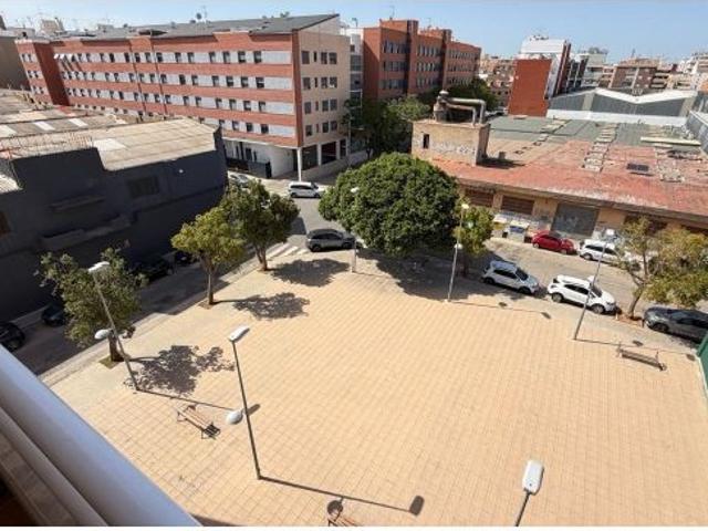 SE VENDE PISO
