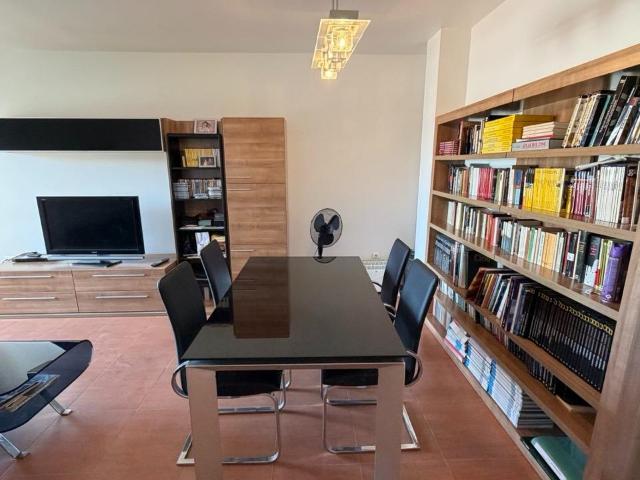 SE VENDE PISO