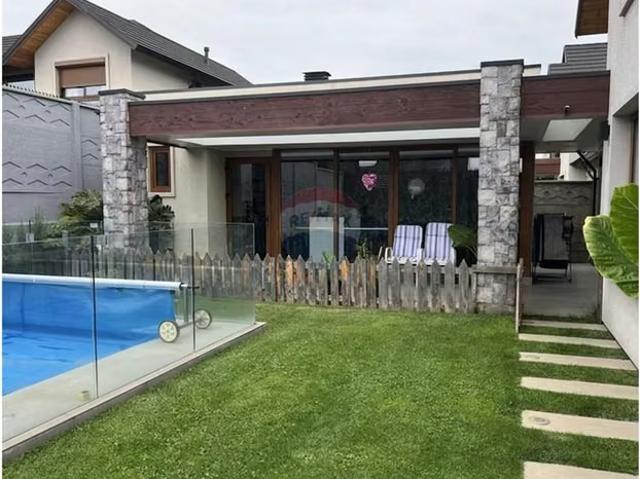 Se vende portal de la frontera /piscina y quincho. 4 dormitorios por 12990.00 en Temuco