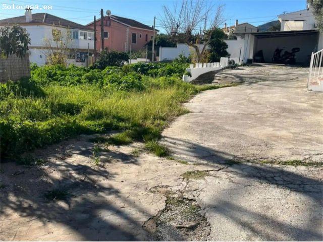 Se vende propiedad compuesta de 848 M2 de parcela URBANA con impresionantes vistas al mar en Málaga