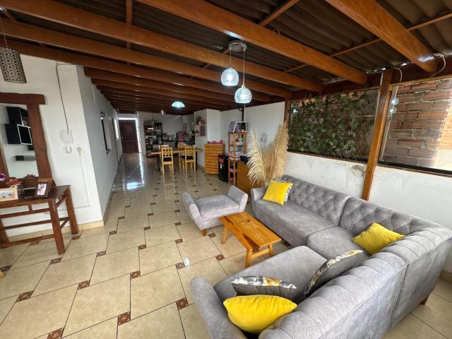 Se Vende Propiedad Incluye 3 Departamentos En Los Cedros De Villa