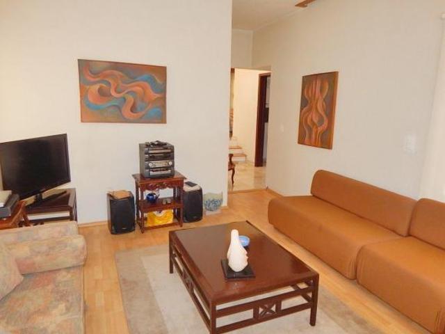SE VENDE PRECIOSA casa en Jardines en la Montaña