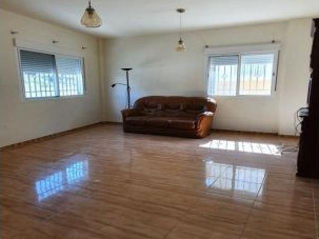 SE VENDE PRECIOSA CASA UNIFAMILIAR EN FUERTE DEL REY