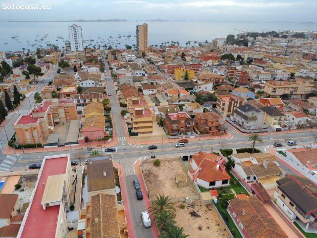 Se vende precioso chalet en Santiago de la Ribera con amplio sótano, jardín y terraza