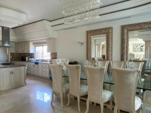 SE VENDE RESIDENCIA A PUERTA CERRADA CON TODO Y MUEBLES EN EL CONDOMINIO MARINA MAZATLAN