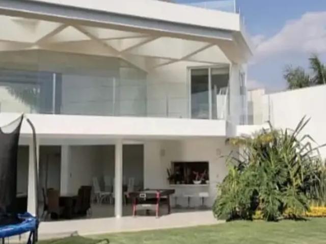 Se Vende Residencia Dentro De Uno De Los Mejores Fraccionamientos Residenciales