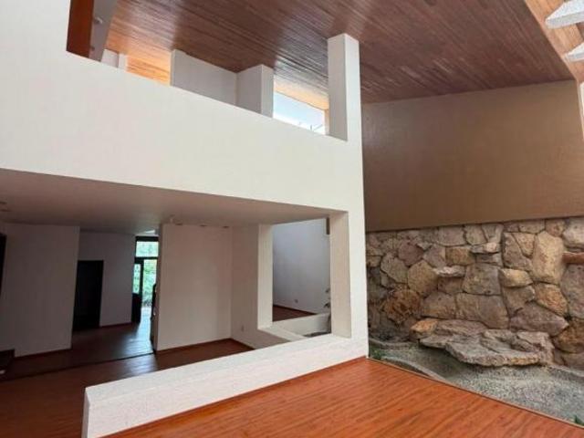 SE VENDE RESIDENCIA EN COLINAS DE SAN JAVIER