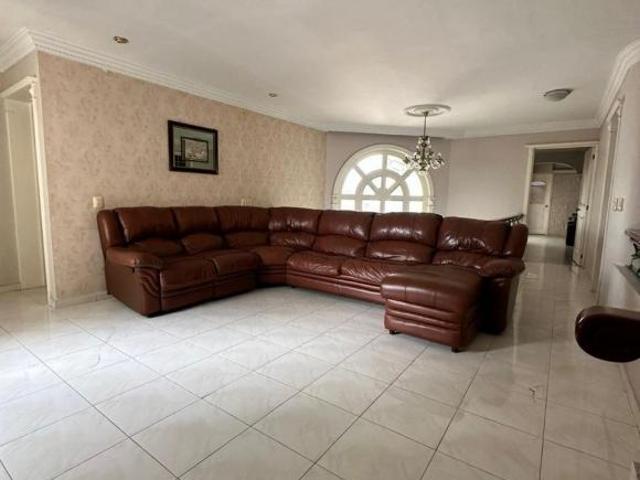 SE VENDE RESIDENCIA EN GUADALUPE JARDIN ZAPOPAN JALISCO