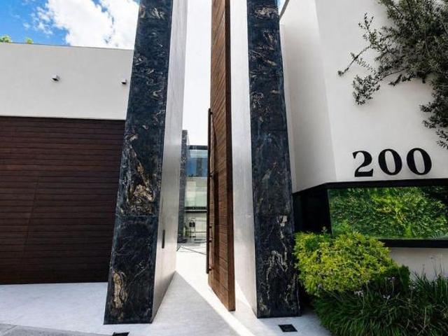 SE VENDE RESIDENCIA EN PEDREGAL