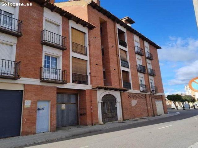 Se vende residencial OKUPA en Calle 3 de Abril 54 de Laguna de Duero Valladolid
