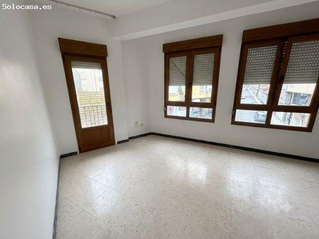 SE VENDE SEGUNDO + TRASTERO PARA REFORMA
