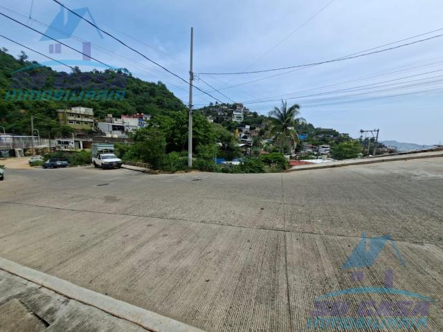 SE VENDEN 2 TERRENOIS EN FRACC. BOSQUES DE LA CA?ADA, ACAPULCO