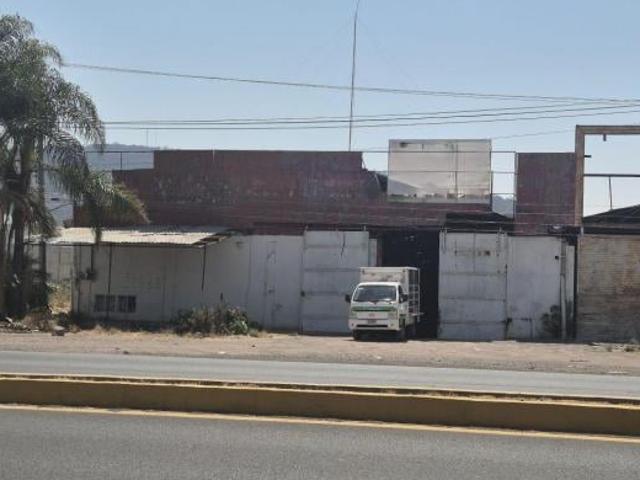 Se venden 2 bodegas y terreno anexo, con frente a carretera Jiquilpan Sahuayo