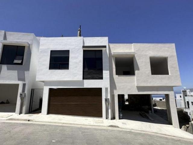 Se venden casas nuevas en privada Sorrento, San Marino Resid