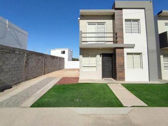 SE VENDEN CASAS NUEVAS EN PRIVADA ZONA VILLAS DEL REY 4