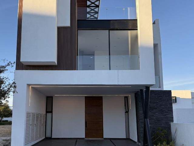 SE VENDE/RENTA CASA 146 EN ST ANGELO