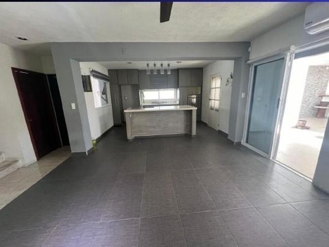 SE VENDE/RENTA CASA EN RESIDENCIAL DEL LAGO