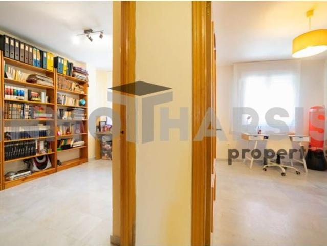 SE VEDE PISO EN PUERTO ALMERIA