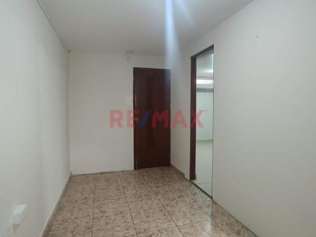 Se Alquila Minidepartamento En 3Er Piso En Urb. Previ Los Olivos