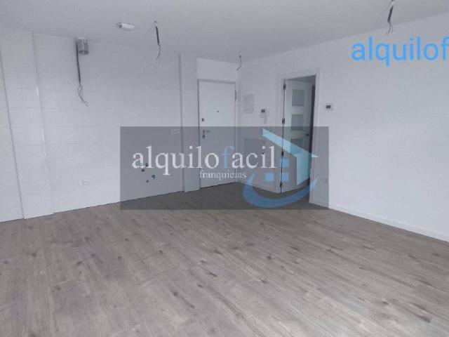 SE ALQUILA ATICO EN CARRETERA DE MADRID DE 2 DORMITORIOS CON GARAJE OPCIONAL POR 900€ | 900 €, 60 m²