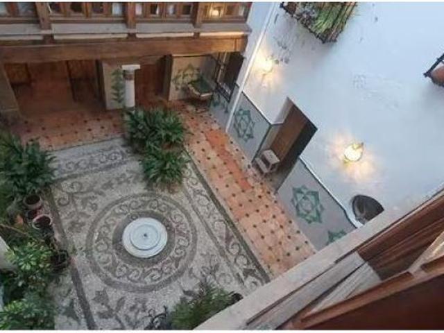 SE ALQUILA ACOGEDOR ESTUDIO, EN ZONA DE PLAZA NUEVA