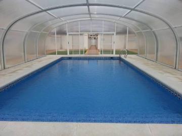 SE ALQUILA ADOSADO 4 DORMIT. Y 3 BAÑOS EN FACULTAD DE MEDICINA CON MUEBLES Y PISCINA