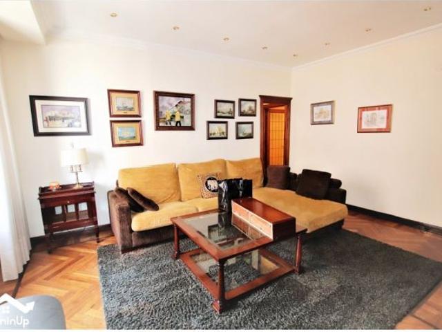Se alquila Amplia Vivienda de 3 dormitorios y Garaje Directo en Zona Sabino Arana