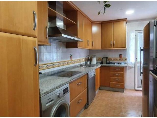 ? SE ALQUILA AMPLIA CASA CON PISCINA PRIVADA Y ZONA DE BARBACOA