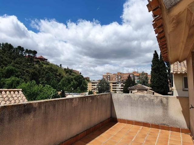 SE ALQUILA AMPLIA CASA CON PISCINA PRIVADA Y ZONA DE BARBACOA