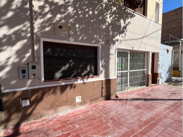 Se Alquila Amplia Casa Ideal Para Consultorios, Empresas Sobre Calle Sarmiento Entre Mitre Y Santa Fe