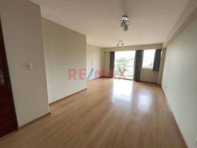 Se Alquila Amplio Departamento De 120 M² En Urbanización Chama, Santiago De Surco – S/ 3,300