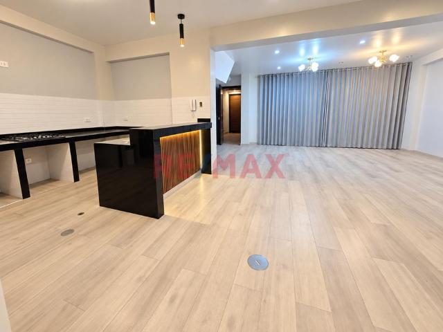 Se Alquila Amplio Departamento En Estreno 1Er Piso Socabaya