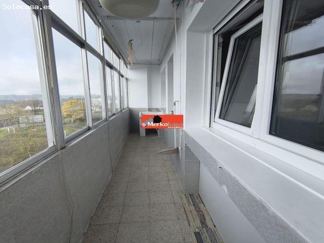 SE ALQUILA AMUEBLADO LUMINOSO Y AMPLIO EN AVD CORUÑA