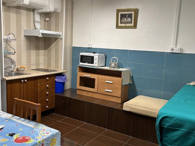 SE ALQUILA APARTAMENTO AMUEBLADO