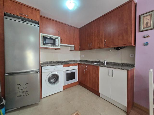 SE ALQUILA APARTAMENTO CERCA DE LA PUERTA DE TERRER