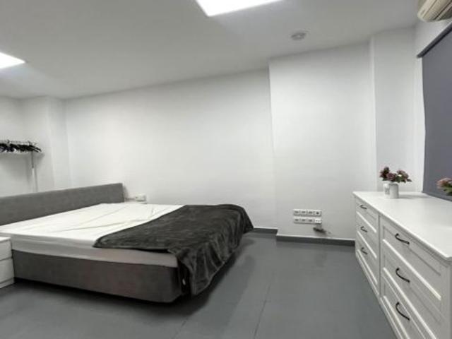 SE ALQUILA APARTAMENTO DE UNA HABITACIÓN EN COIN