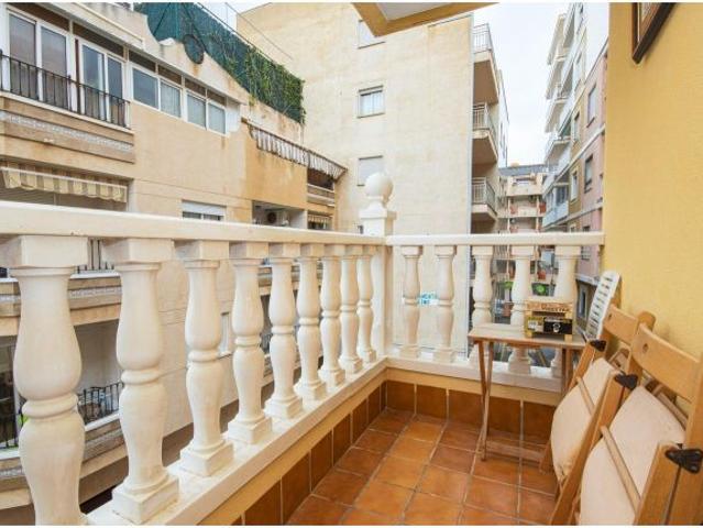 SE ALQUILA APARTAMENTO DE 1 DORMITORIO Y 1 BAÑO EN TORREVIEJA PLAYA DEL CURA