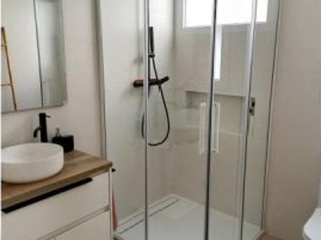 Se alquila apartamento de 1 dormitorio en Alicante, gastos incluidos, no se admiten parejas