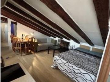 Se alquila apartamento de 1 dormitorio en Embajadores, gastos incluidos