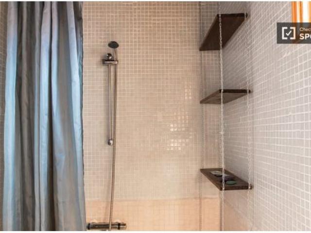 Se alquila apartamento de 1 dormitorio en Embajadores, gastos incluidos