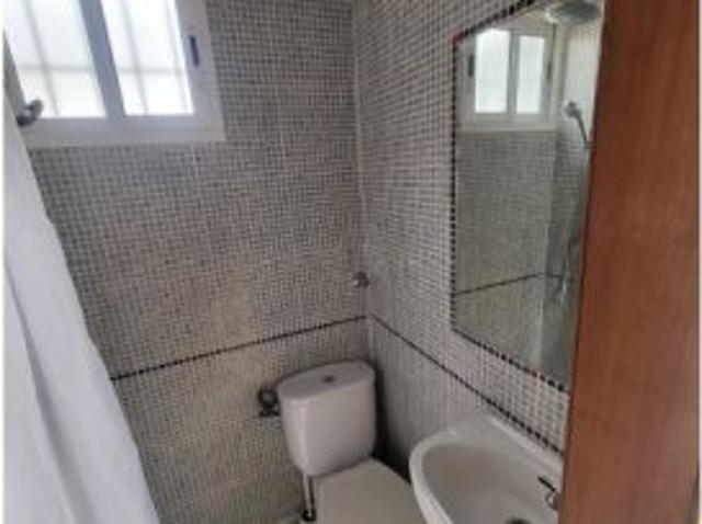 Se alquila apartamento de 1 dormitorio en Encarnación Regina, gastos incluidos