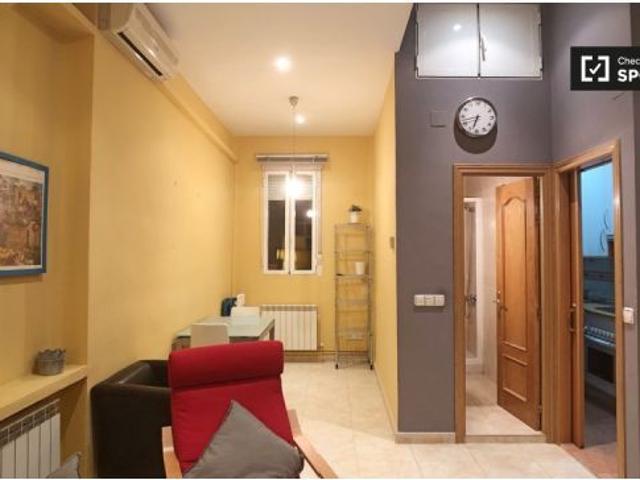 Se alquila apartamento de 1 dormitorio en Imperial, solo profesionales, perfecto para parejas