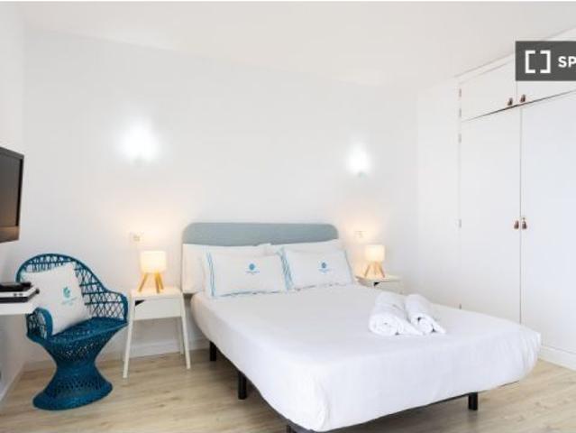 Se alquila apartamento de 1 dormitorio en San Cristóbal de la Laguna, con todos los gastos incluidos