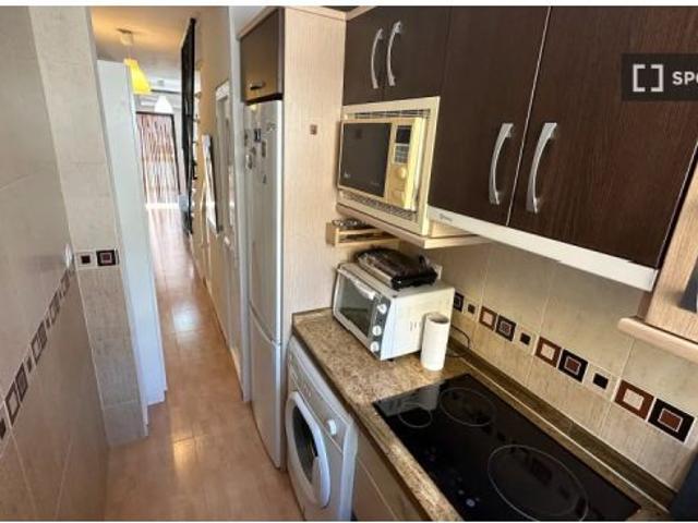 Se alquila apartamento de 2 dormitorios en Pedregalejo Playa, gastos incluidos