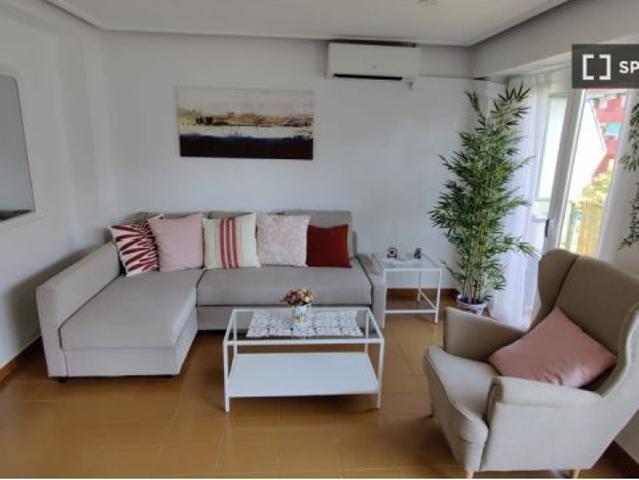 Se alquila apartamento de 2 habitaciones en Marxalenes