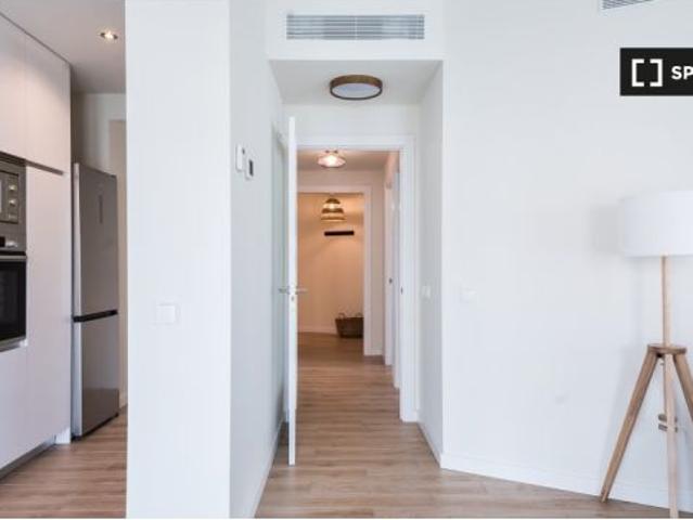 Se alquila apartamento de 2 habitaciones en El Clot con todos los gastos incluidos