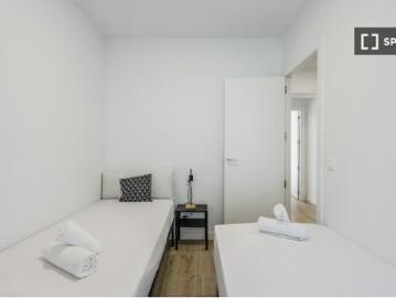 Se alquila apartamento de 2 habitaciones en Puerta Bonita, gastos incluidos