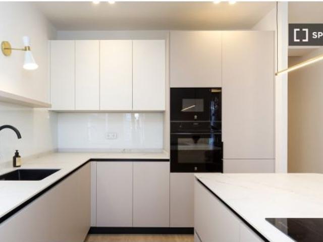 Se alquila apartamento de 2 habitaciones en Trafalgar, gastos incluidos