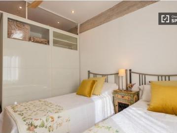 Se alquila apartamento de 2 habitaciones en Tres Forques, gastos incluidos